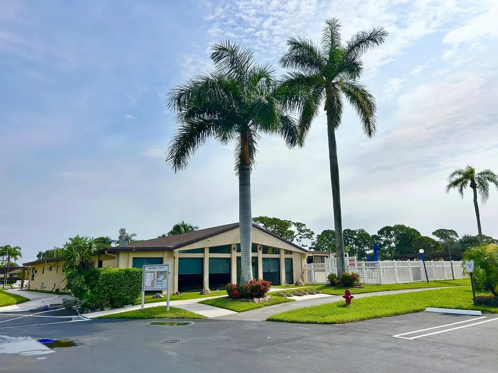 433 Pine Glen Lane Greenacres FL 33463