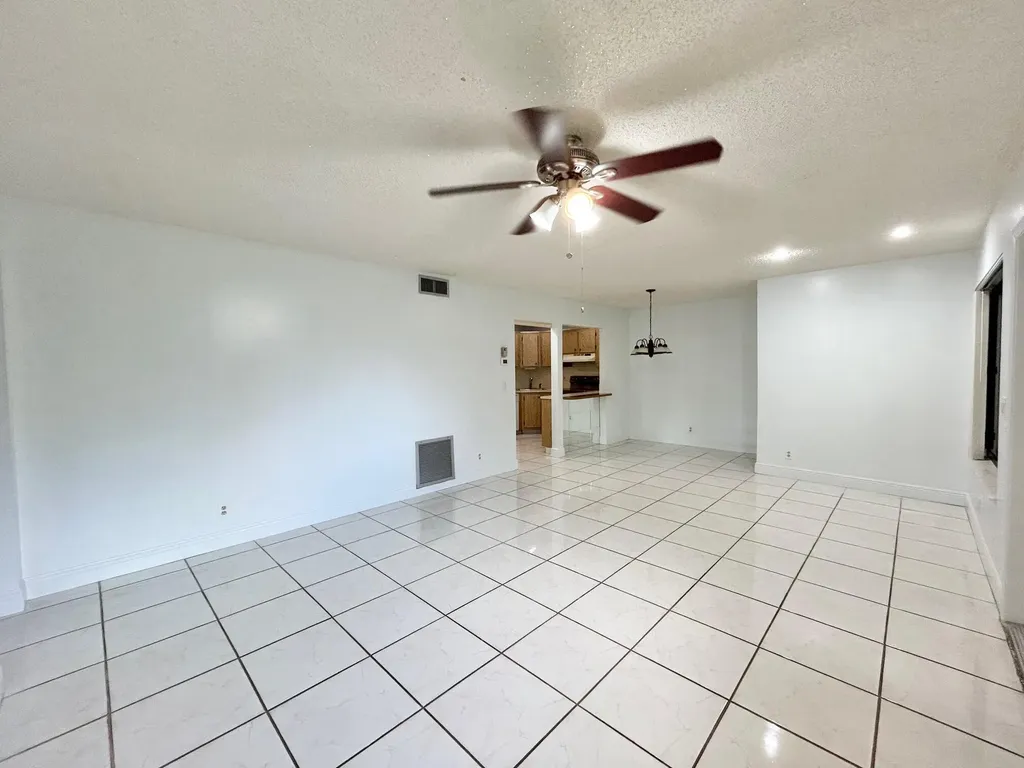 433 Pine Glen Lane Greenacres FL 33463