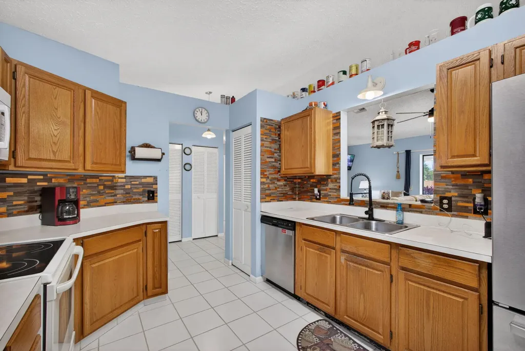 2273 SW Plymouth Street Port St Lucie FL 34953