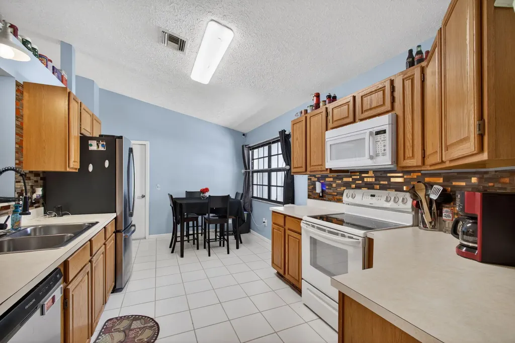 2273 SW Plymouth Street Port St Lucie FL 34953