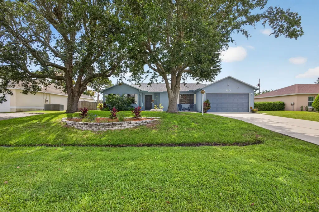 2273 SW Plymouth Street Port St Lucie FL 34953