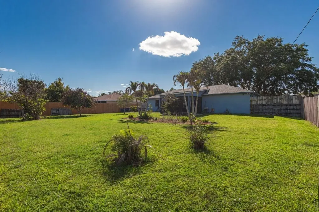 2273 SW Plymouth Street Port St Lucie FL 34953