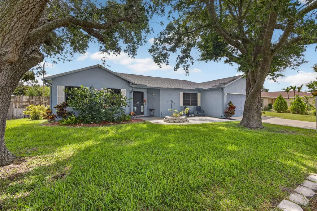 2273 SW Plymouth Street Port St Lucie FL 34953