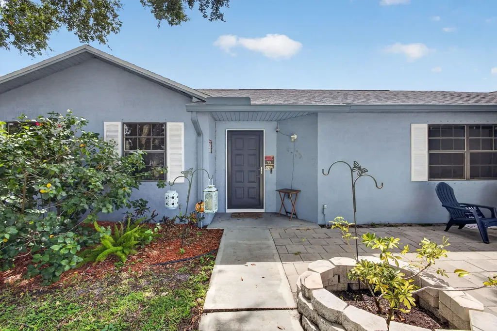 2273 SW Plymouth Street Port St Lucie FL 34953
