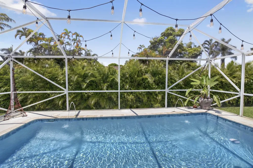7069 NW 3rd Avenue Boca Raton FL 33487