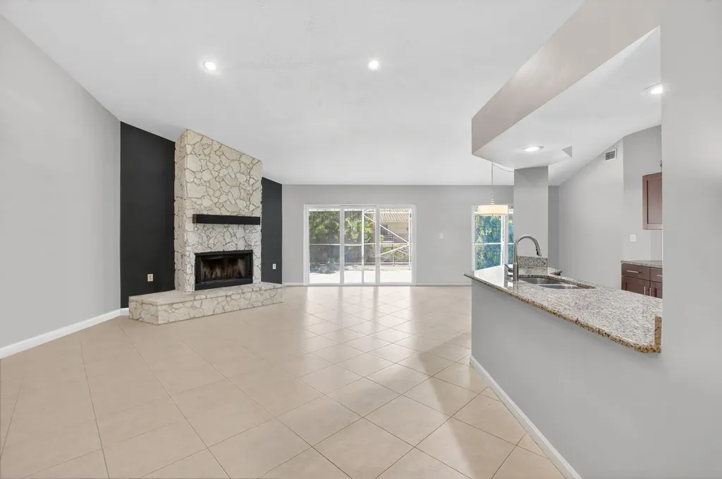 7069 NW 3rd Avenue Boca Raton FL 33487