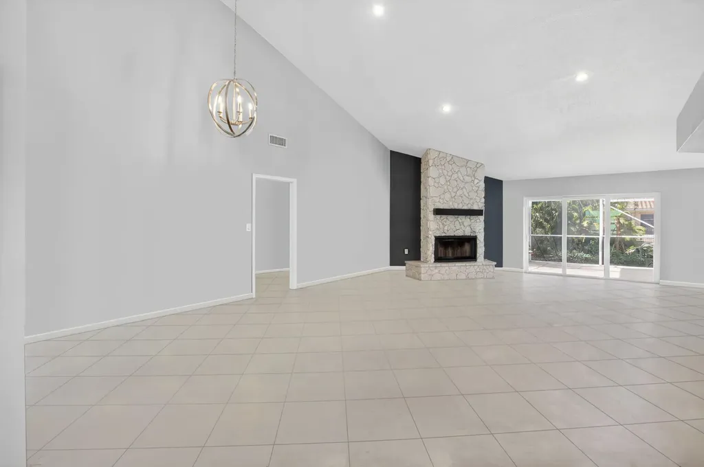 7069 NW 3rd Avenue Boca Raton FL 33487