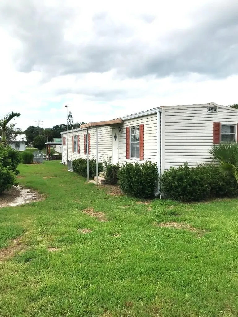 1040 24th Street Okeechobee FL 34974