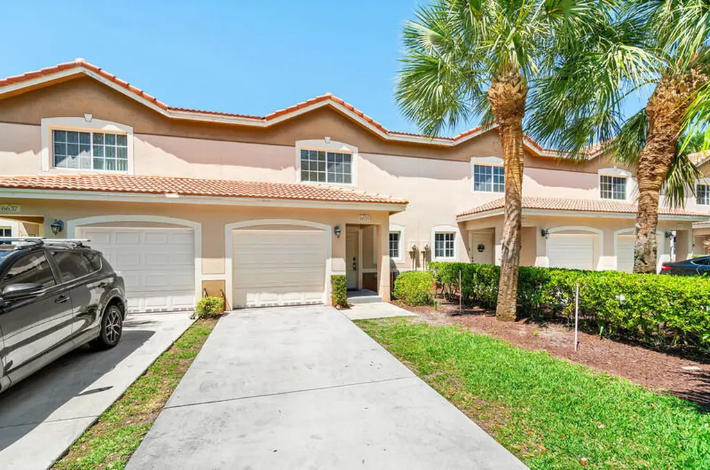 6635 Old Farm Trail Boynton Beach FL 33437
