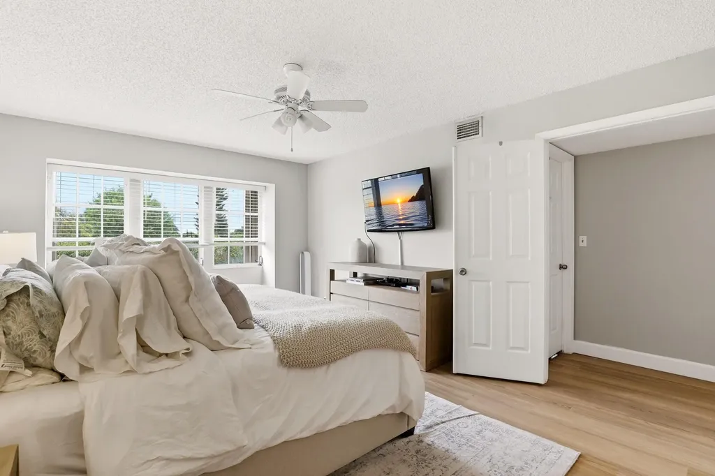 4348 Hazel Avenue Palm Beach Gardens FL 33410