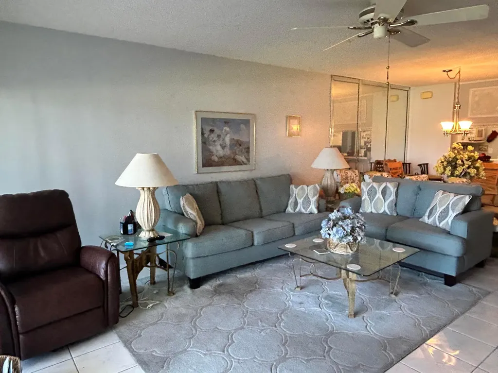 400 N Federal Highway Deerfield Beach FL 33441