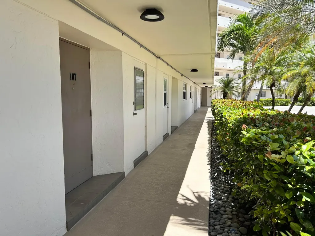 400 N Federal Highway Deerfield Beach FL 33441