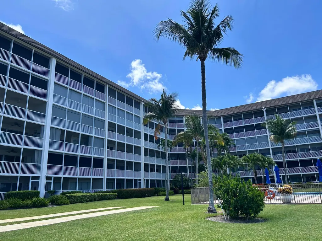 400 N Federal Highway Deerfield Beach FL 33441