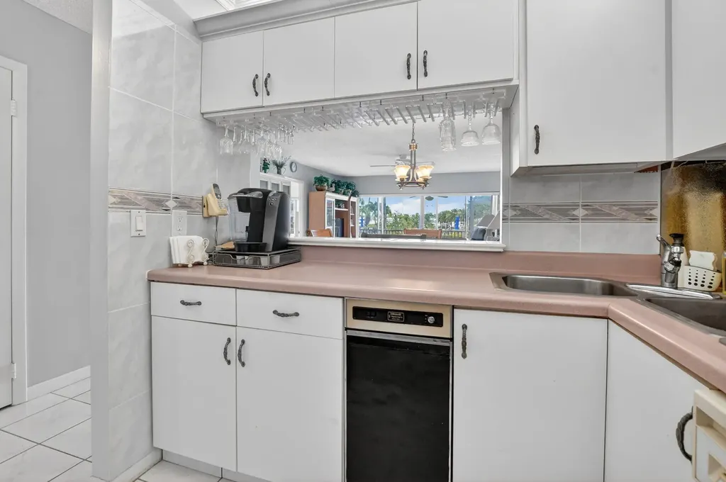 400 N Federal Highway Deerfield Beach FL 33441