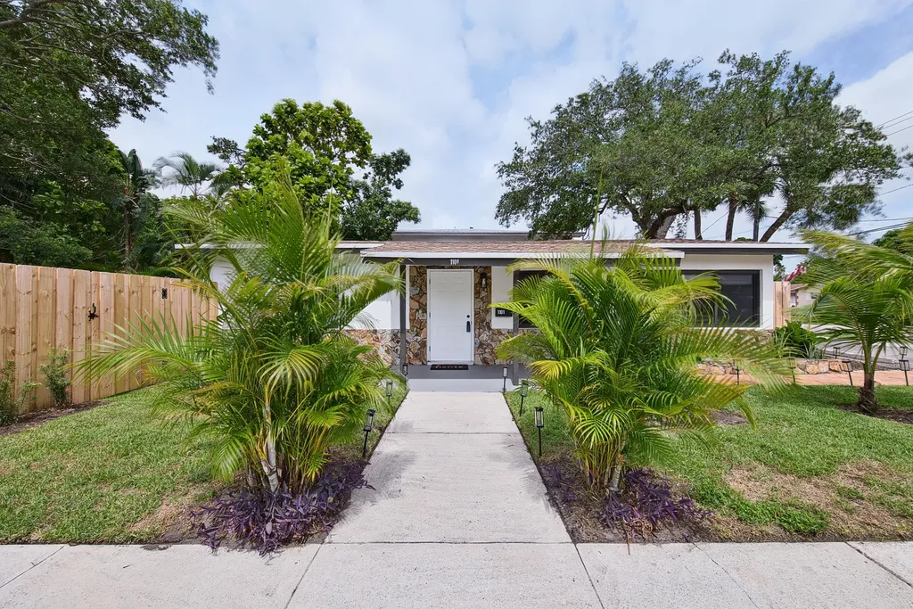 1101 SW 19th Avenue Fort Lauderdale FL 33312