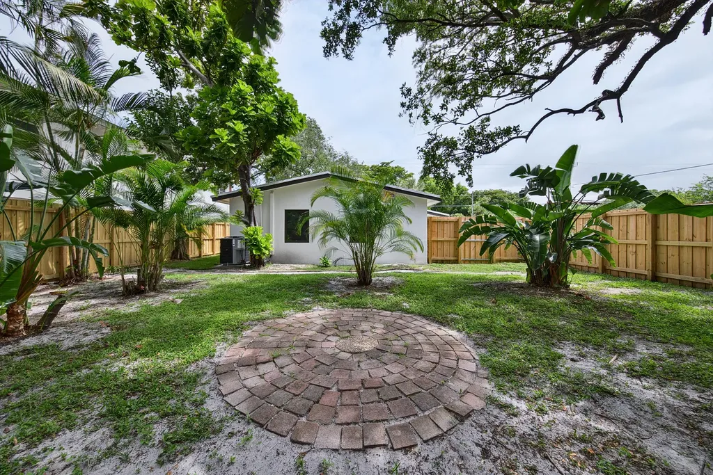 1101 SW 19th Avenue Fort Lauderdale FL 33312
