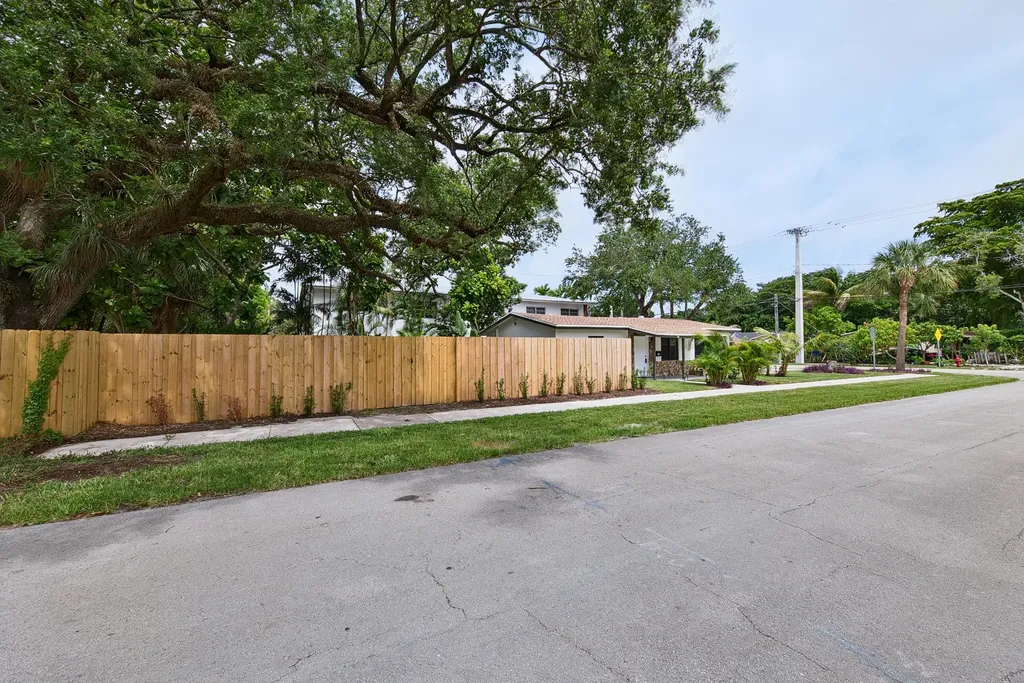 1101 SW 19th Avenue Fort Lauderdale FL 33312