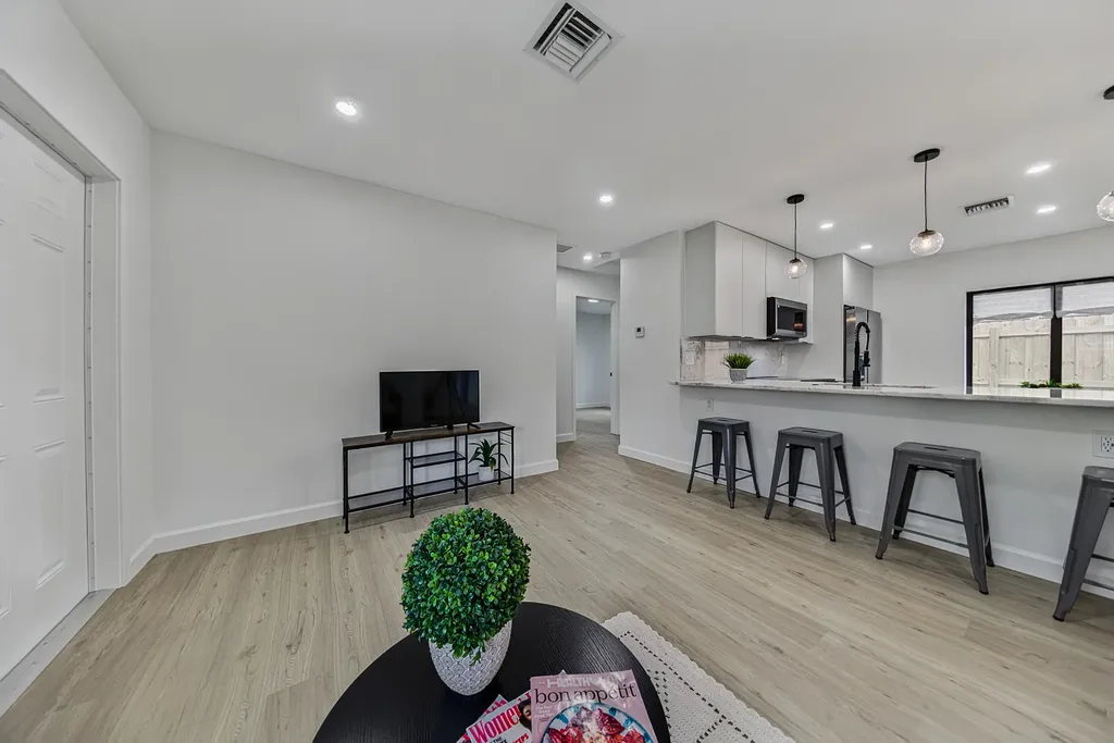 1101 SW 19th Avenue Fort Lauderdale FL 33312