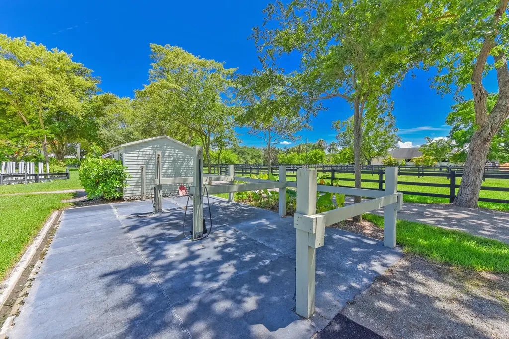 2040 Appaloosa Trail Wellington FL 33414