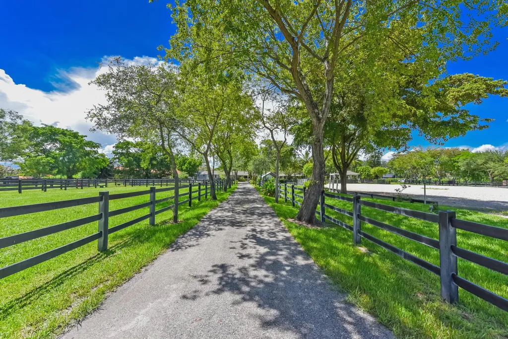 2040 Appaloosa Trail Wellington FL 33414