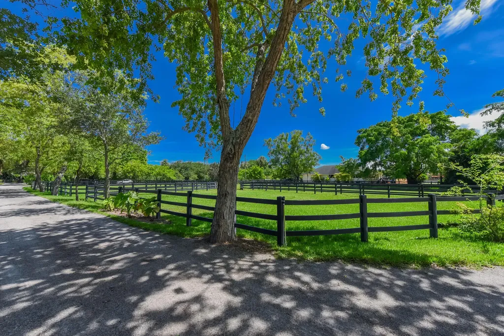2040 Appaloosa Trail Wellington FL 33414