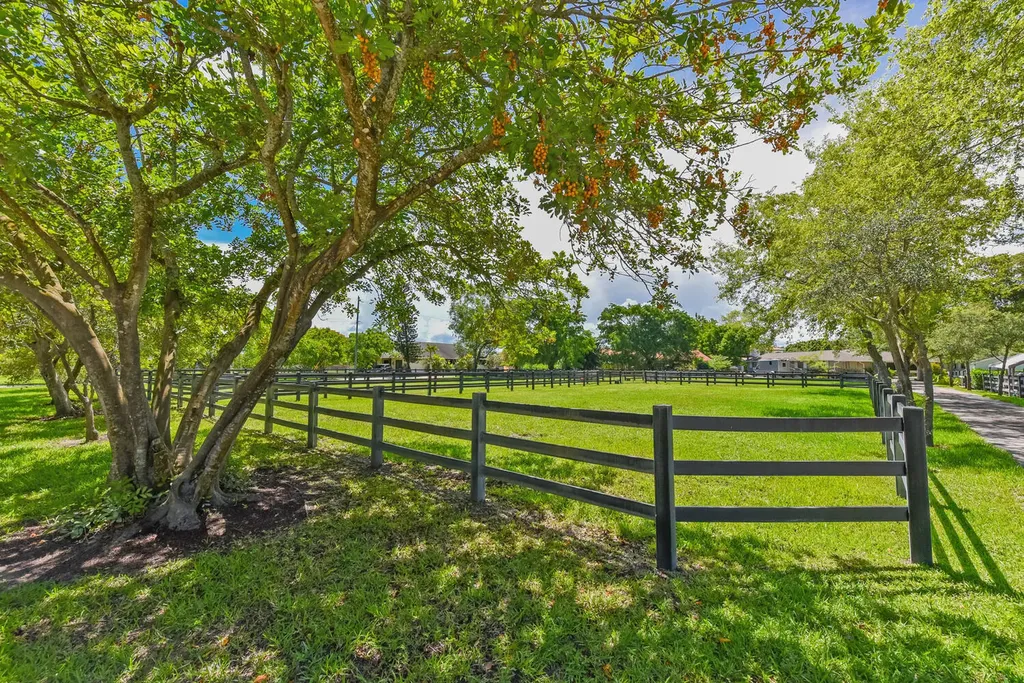 2040 Appaloosa Trail Wellington FL 33414