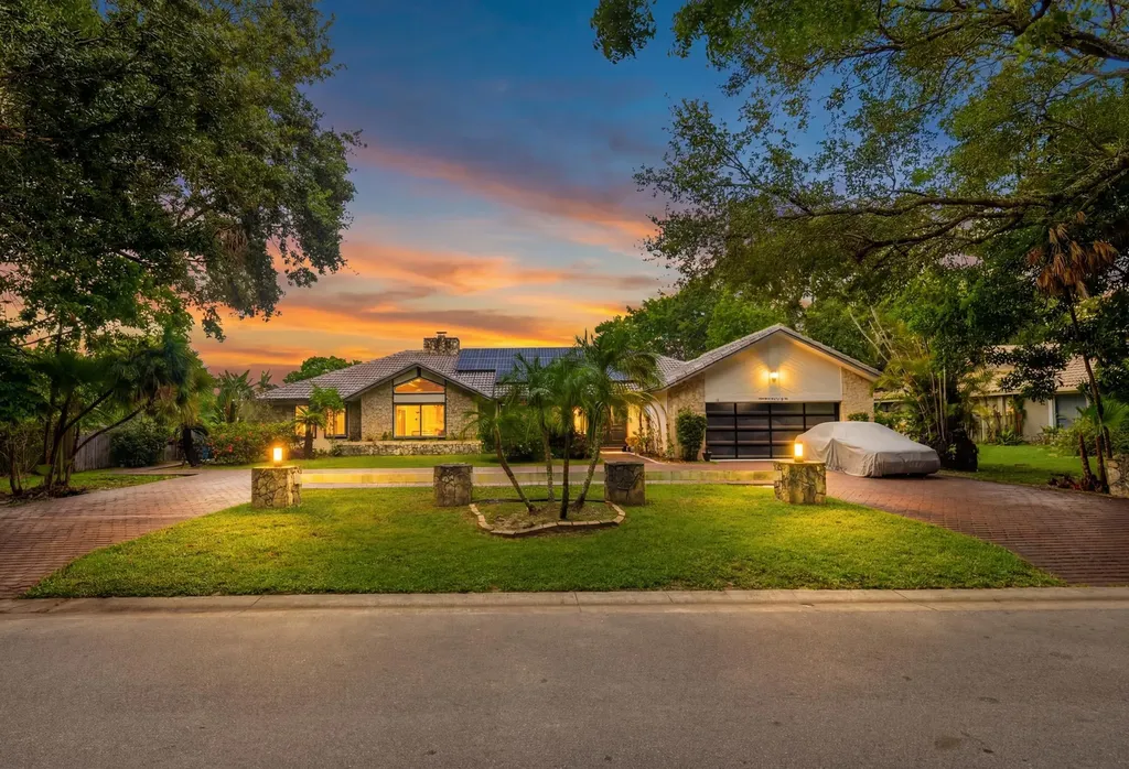 251 NW 104th Avenue Coral Springs FL 33071