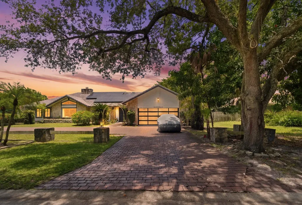 251 NW 104th Avenue Coral Springs FL 33071