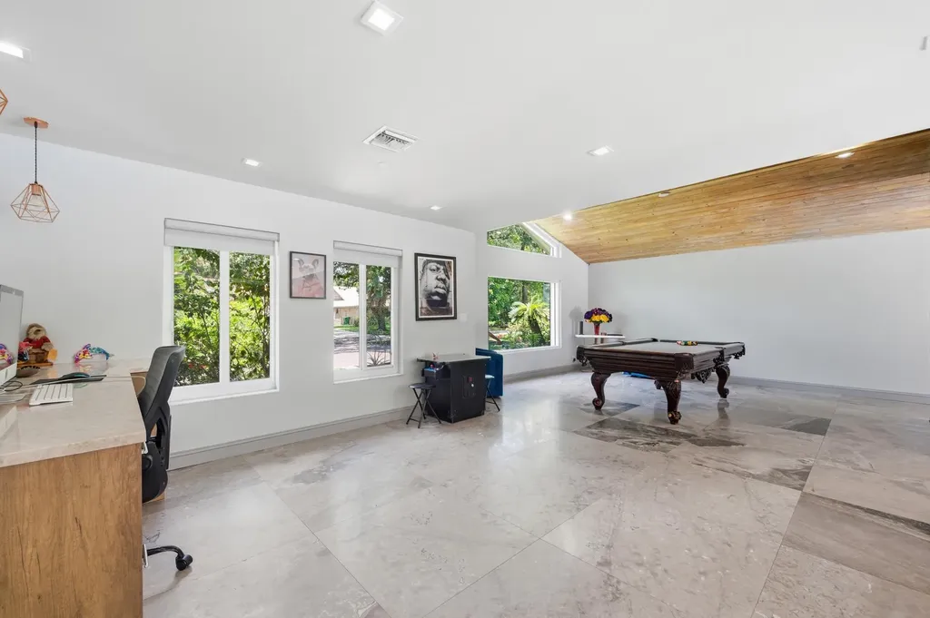251 NW 104th Avenue Coral Springs FL 33071