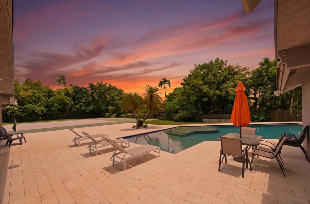 251 NW 104th Avenue Coral Springs FL 33071