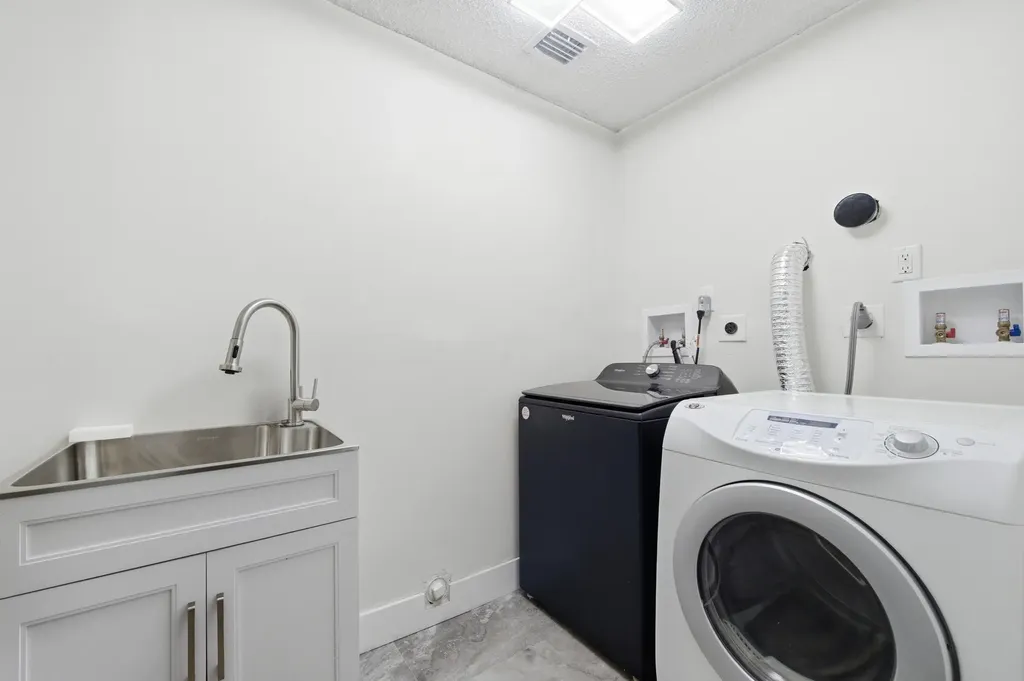 251 NW 104th Avenue Coral Springs FL 33071