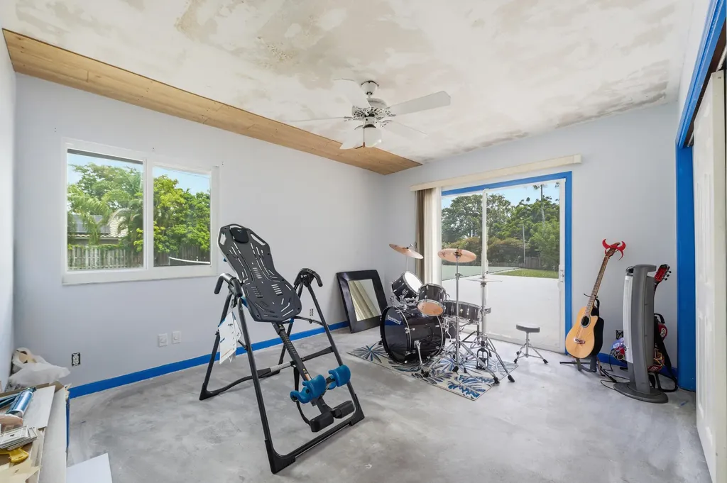 251 NW 104th Avenue Coral Springs FL 33071
