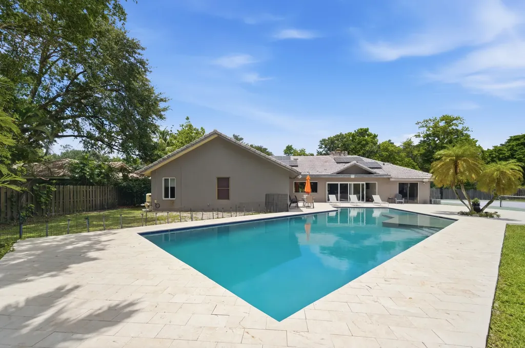 251 NW 104th Avenue Coral Springs FL 33071