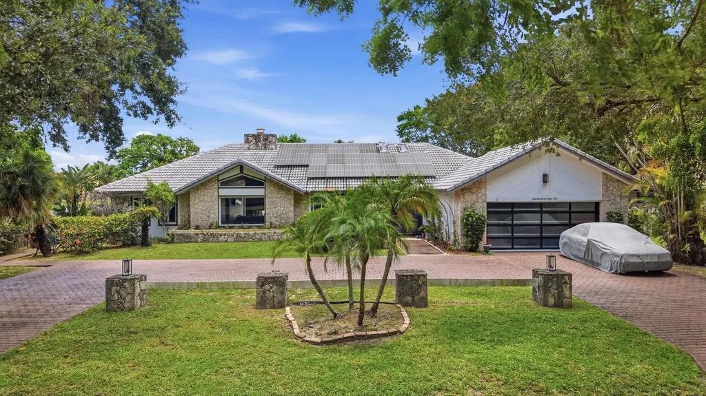 251 NW 104th Avenue Coral Springs FL 33071