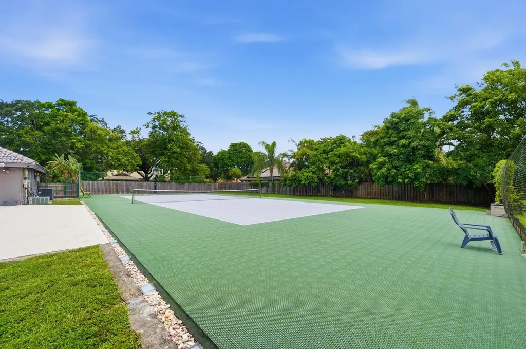 251 NW 104th Avenue Coral Springs FL 33071