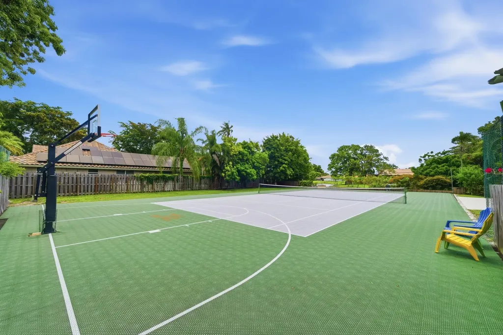 251 NW 104th Avenue Coral Springs FL 33071