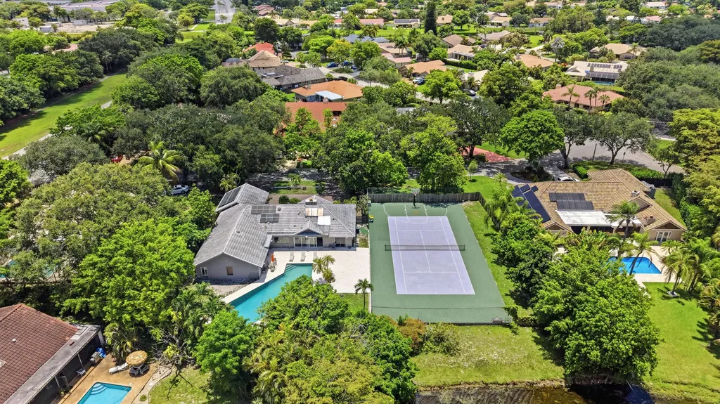 251 NW 104th Avenue Coral Springs FL 33071