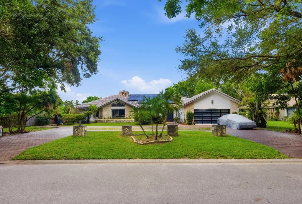 251 NW 104th Avenue Coral Springs FL 33071