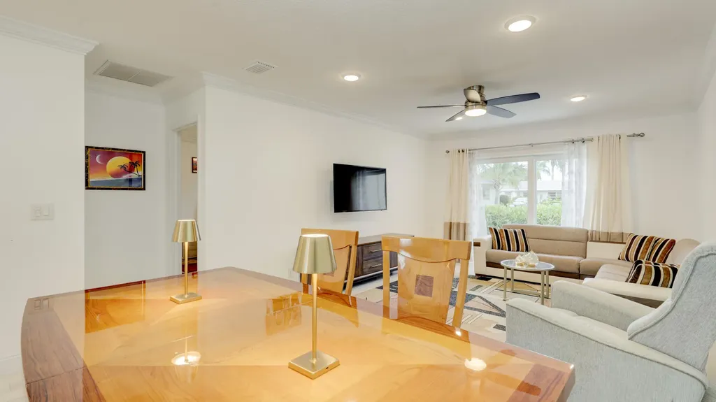 8638 Bella Vista Drive Boca Raton FL 33433