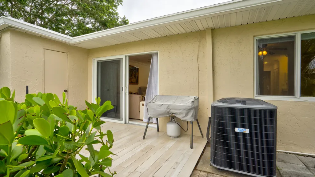 8638 Bella Vista Drive Boca Raton FL 33433