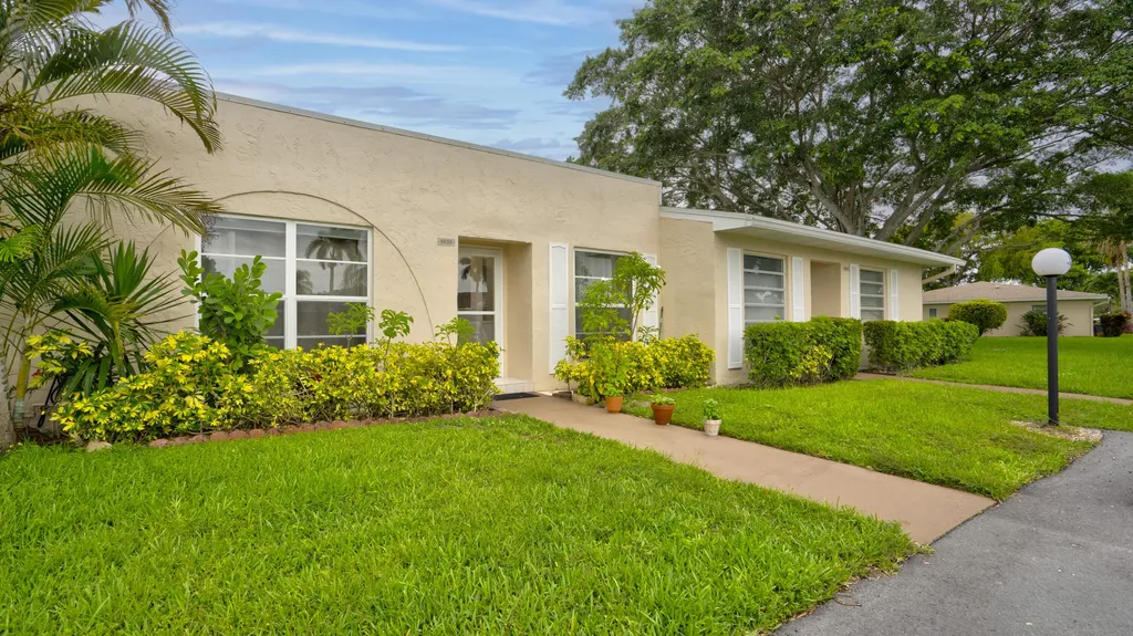 8638 Bella Vista Drive Boca Raton FL 33433