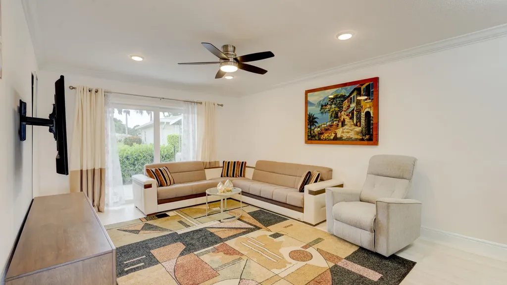 8638 Bella Vista Drive Boca Raton FL 33433
