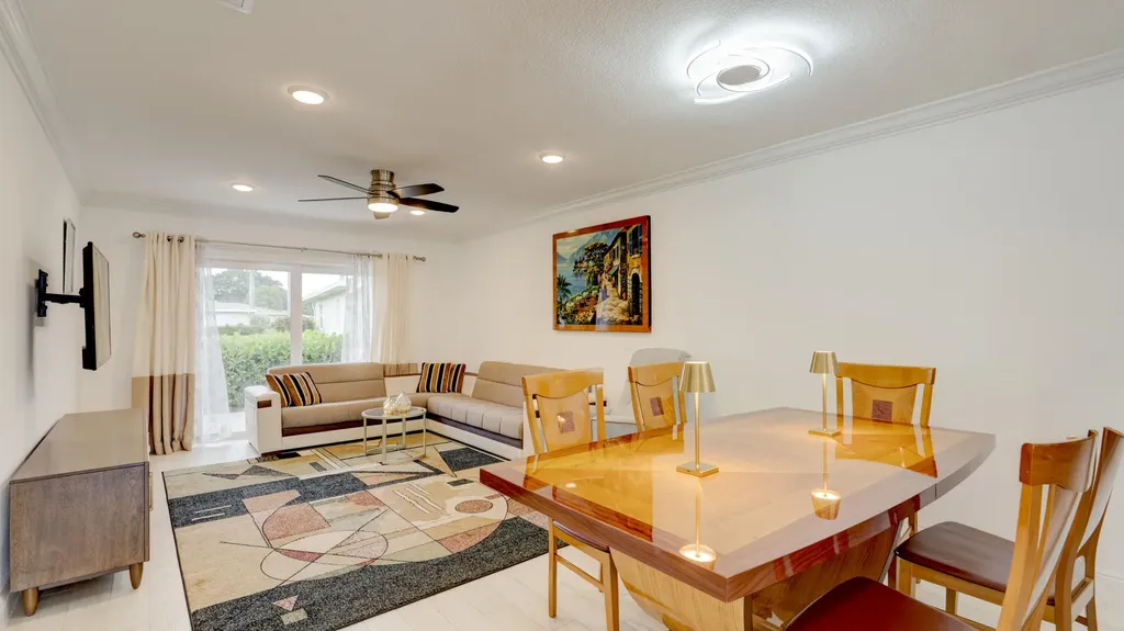 8638 Bella Vista Drive Boca Raton FL 33433