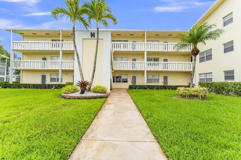 297 Dorset H Boca Raton FL 33434