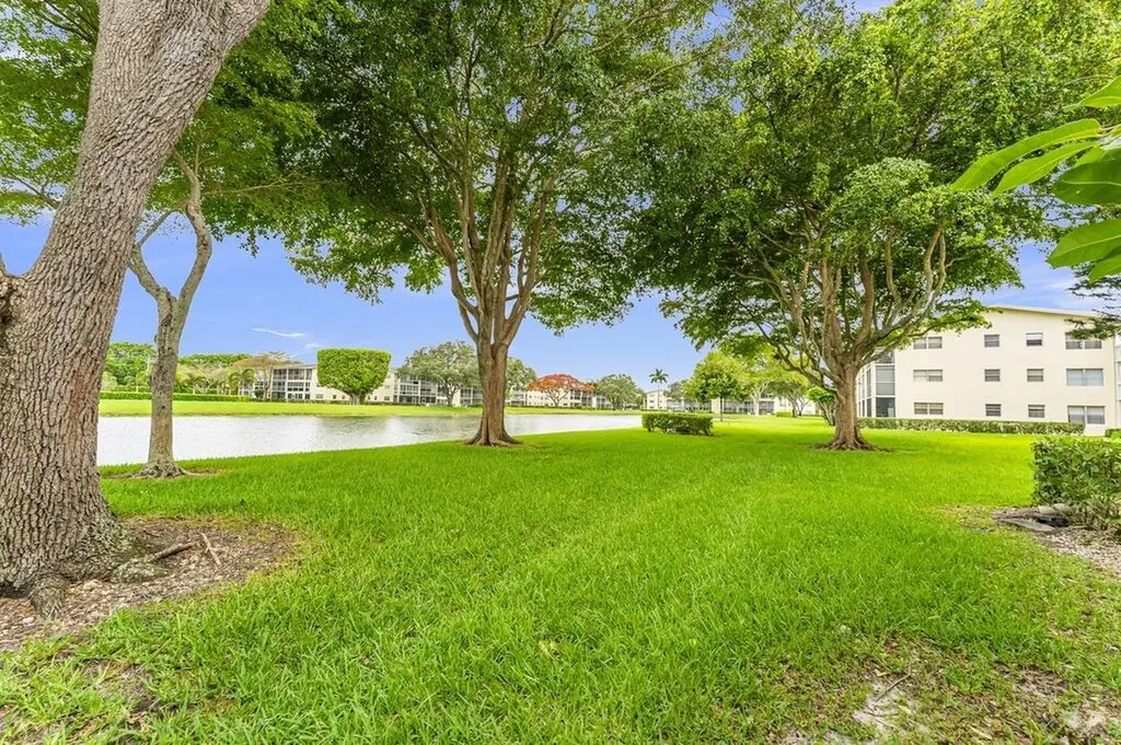 297 Dorset H Boca Raton FL 33434