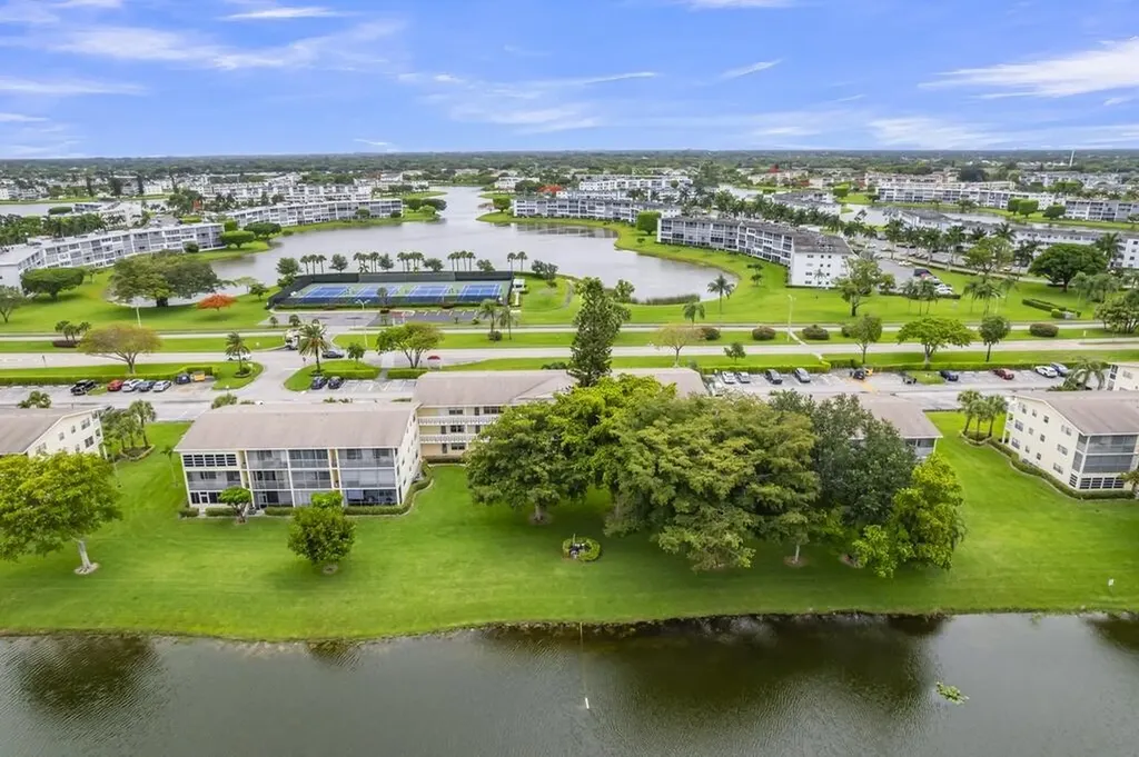 297 Dorset H Boca Raton FL 33434
