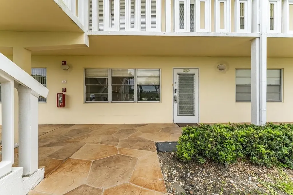 297 Dorset H Boca Raton FL 33434