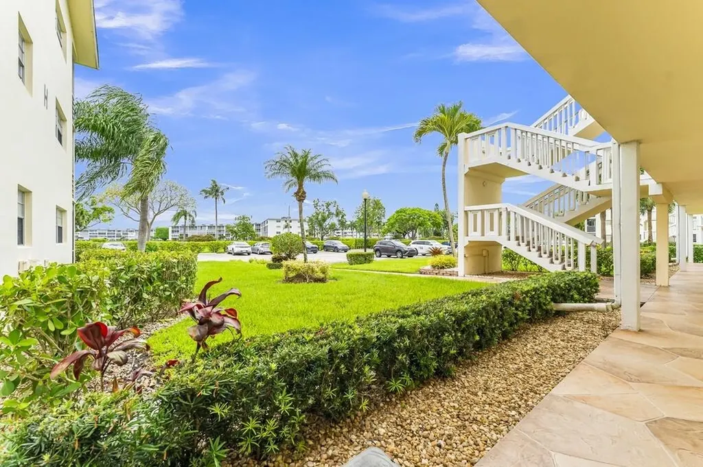 297 Dorset H Boca Raton FL 33434