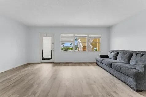 297 Dorset H Boca Raton FL 33434