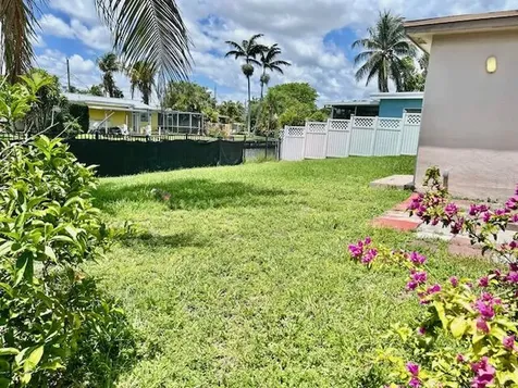 1912 NW 38th Street Oakland Park FL 33309